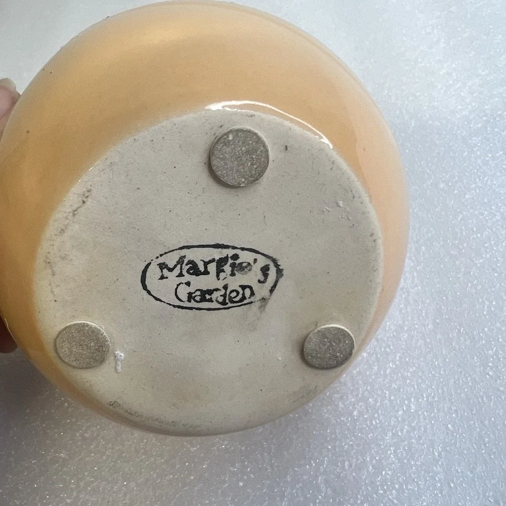 Vintage‎ Margie's Garden Pear-Shaped Vase Yellow/Tan 5